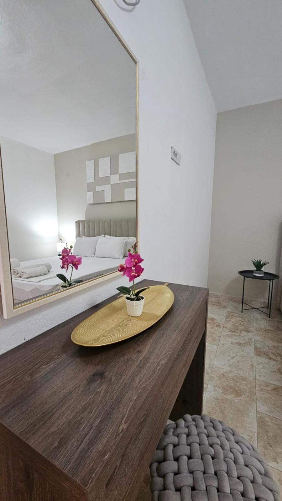 Md Apartments Улцинь Екстер'єр фото